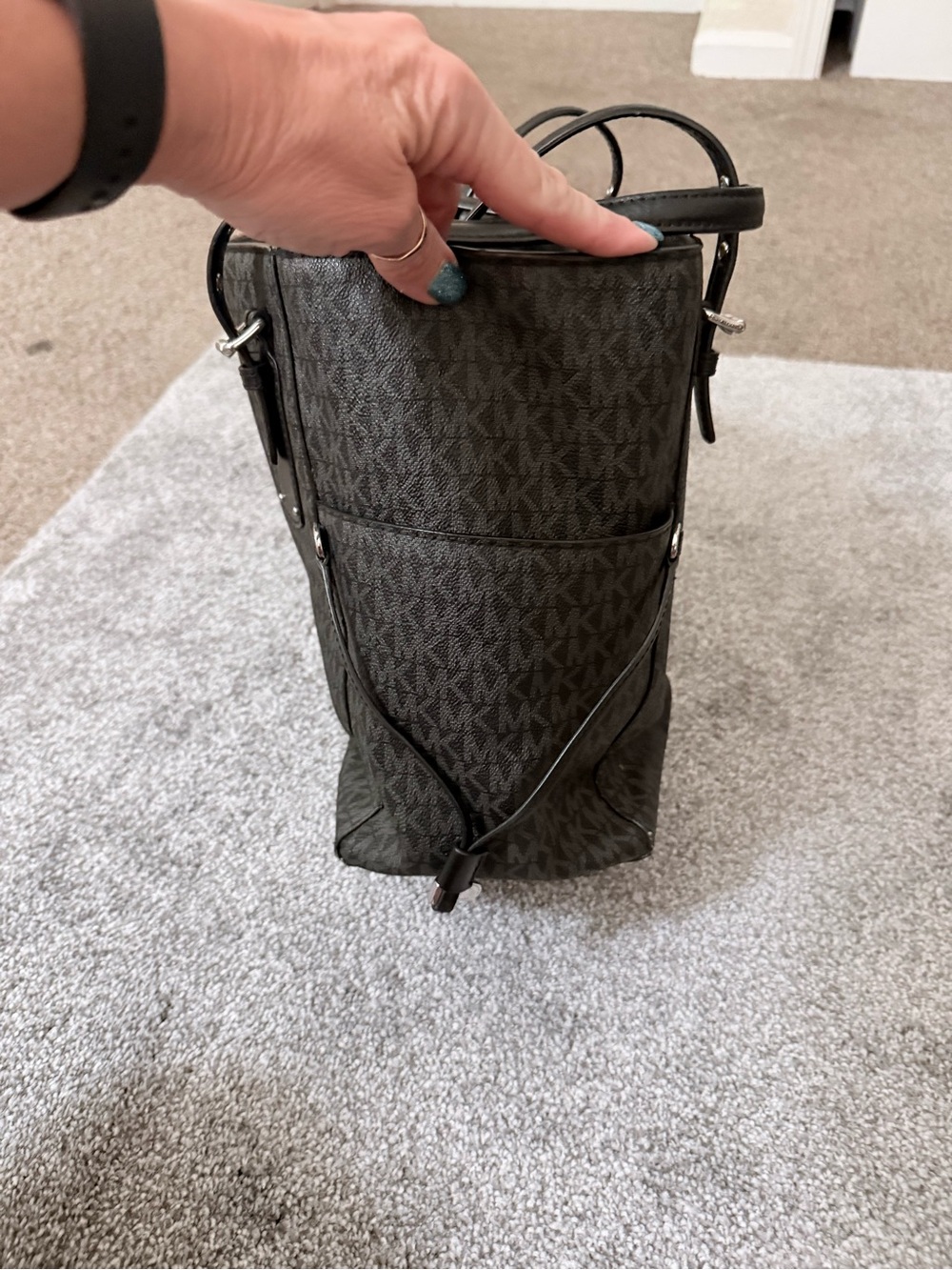 Michael Kors Black MK Signature Tote - Picture 5 of 9